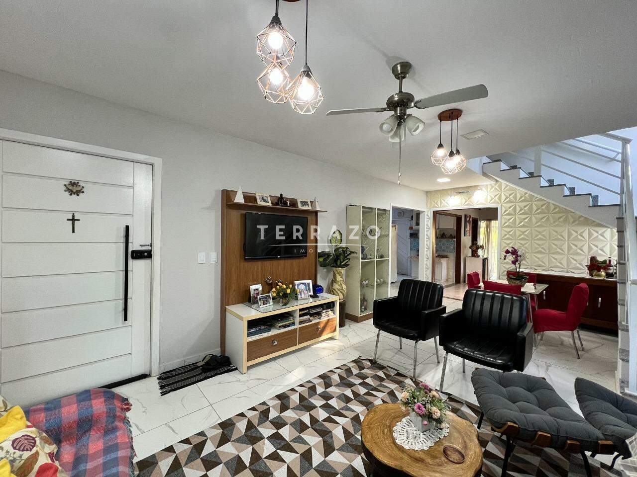 Casa em Condomínio à venda no Caneca Fina: 