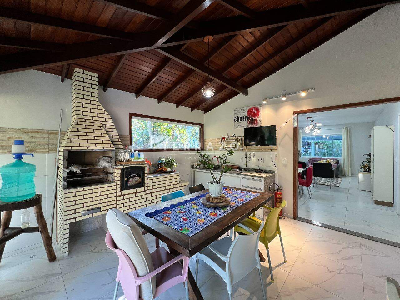 Casa em Condomínio à venda no Caneca Fina: 