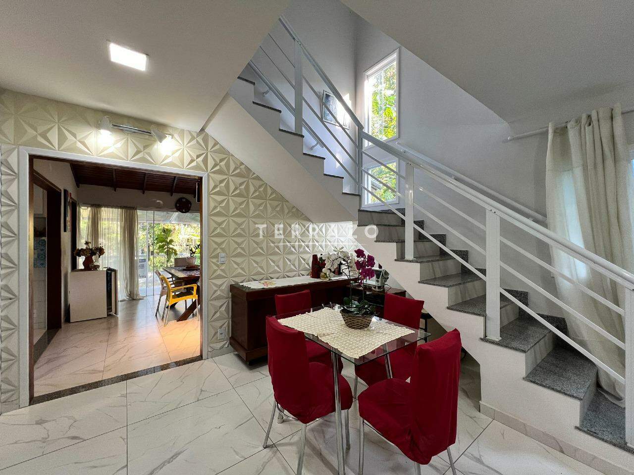 Casa em Condomínio à venda no Caneca Fina: 