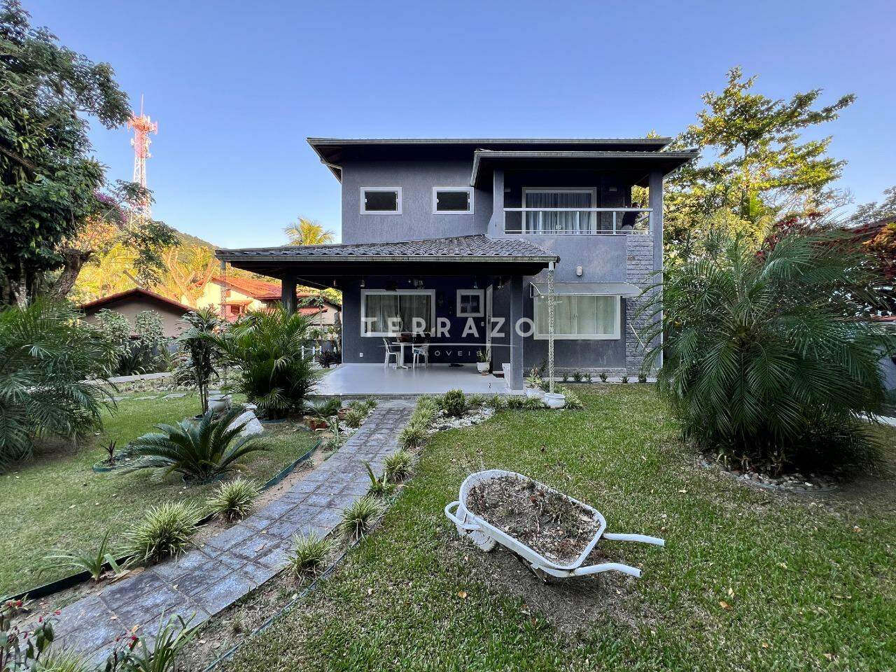 Casa em Condomínio à venda no Caneca Fina: 