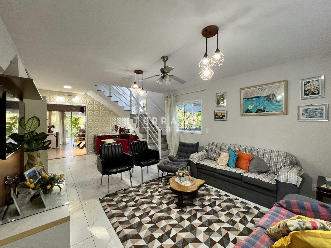 Casa em Condomínio à venda no Caneca Fina: 