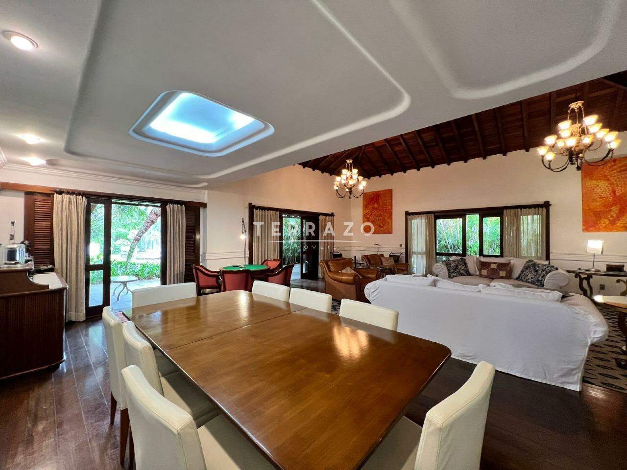 Casa em Condomínio à venda no Comary: 