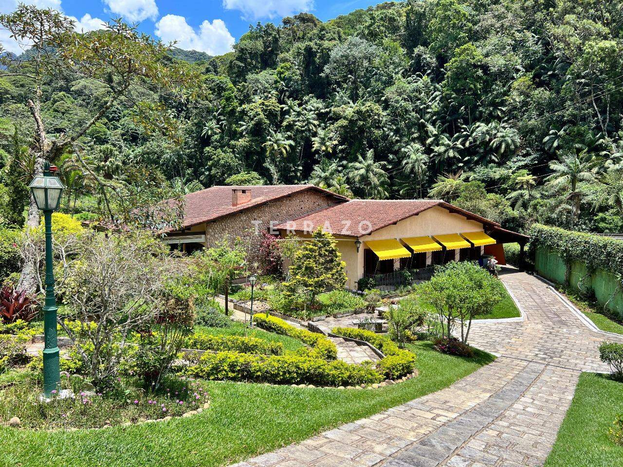 Casa em Condomínio à venda no Carlos Guinle: 
