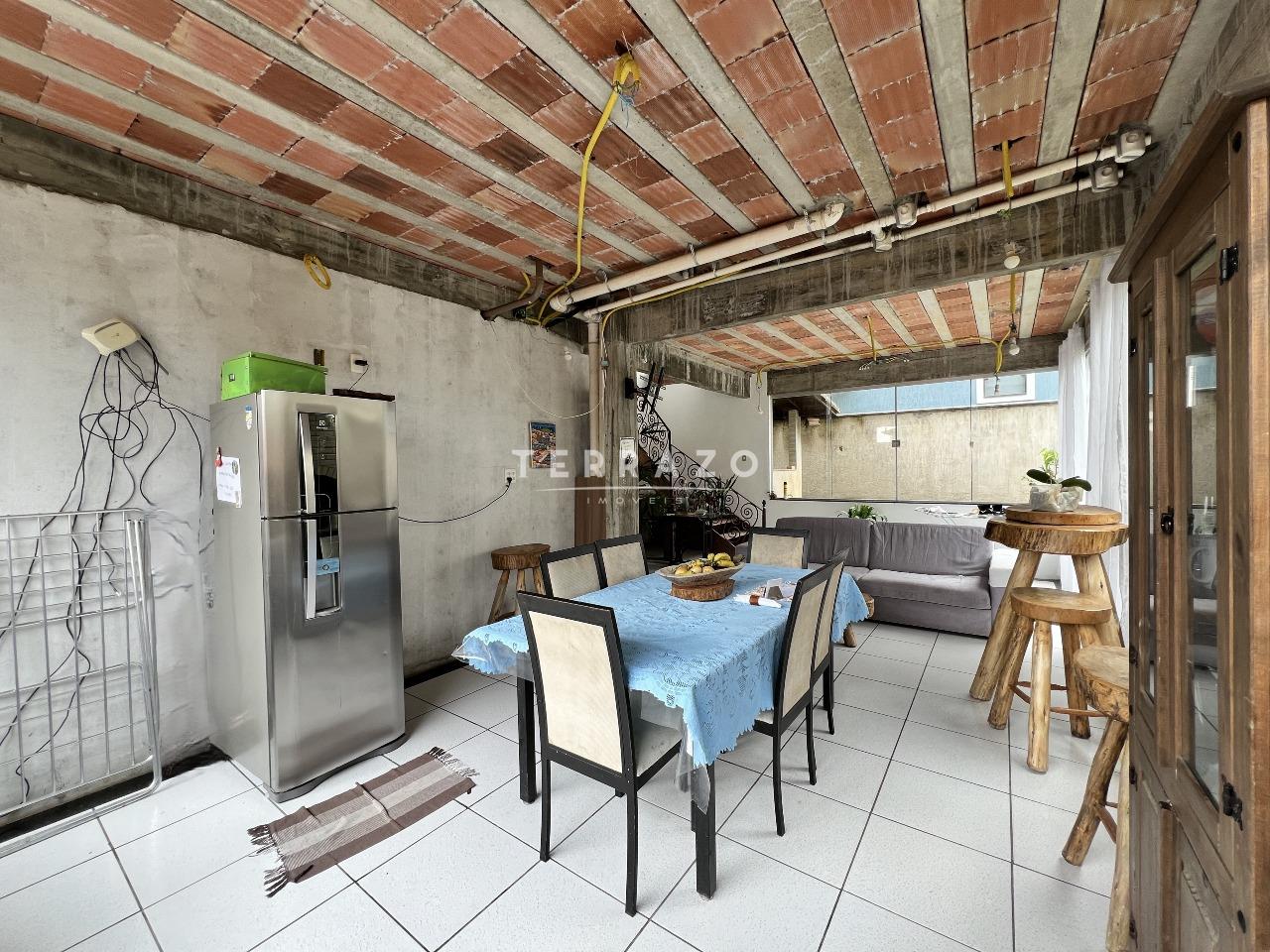 Casa em Condomínio à venda no Caneca Fina: 