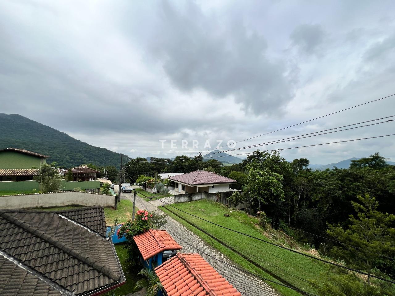 Casa em Condomínio à venda no Caneca Fina: 