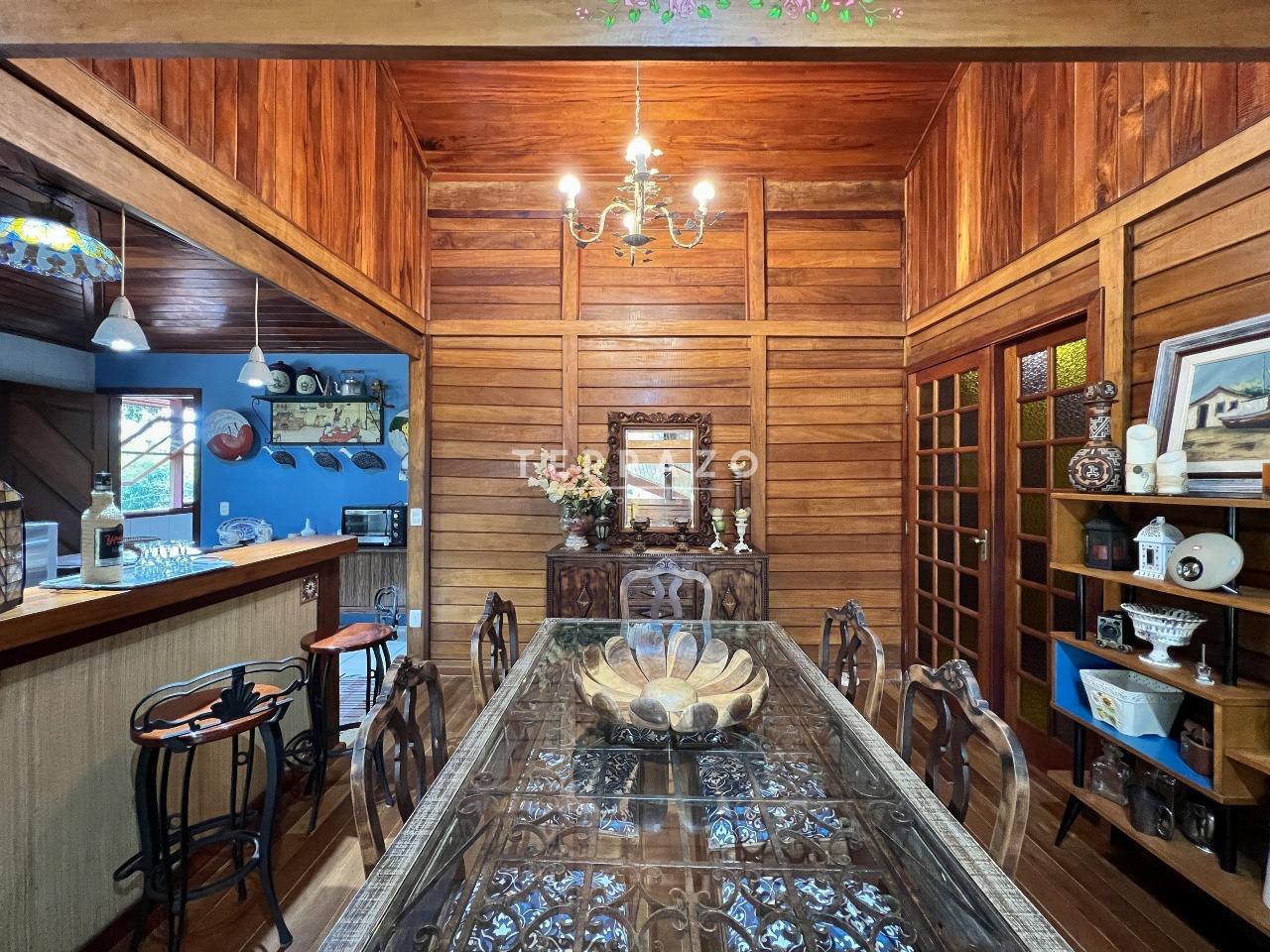 Casa em Condomínio à venda no Caneca Fina: 