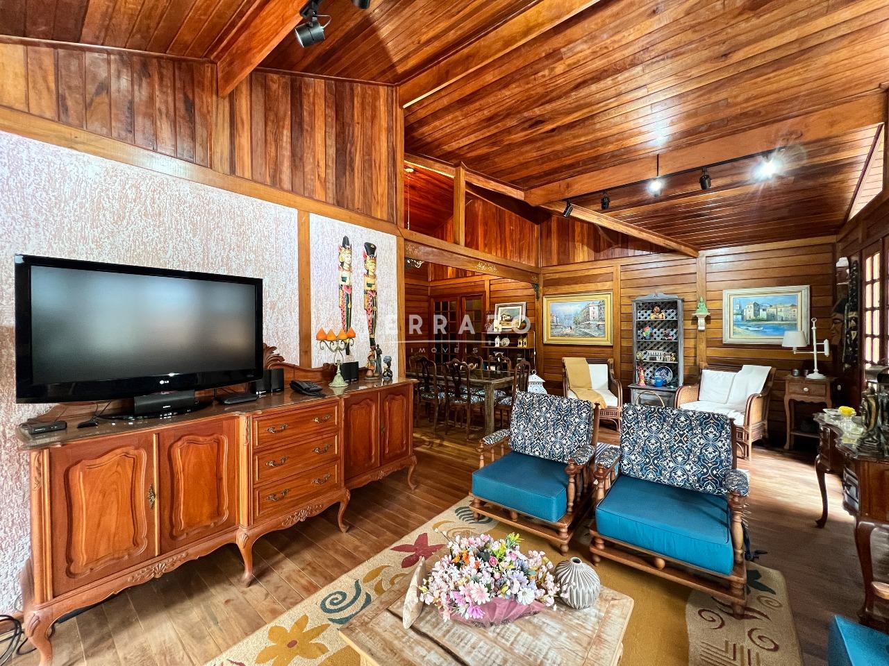 Casa em Condomínio à venda no Caneca Fina: 