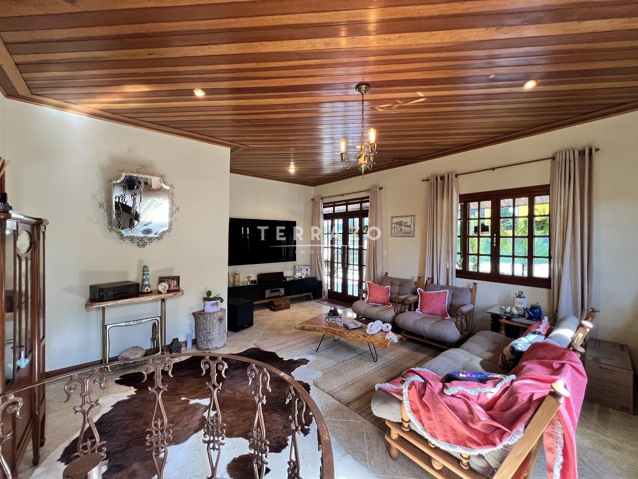 Casa em Condomínio à venda no Albuquerque: 