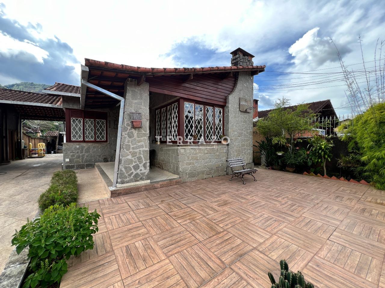 Casa à venda no Jardim Cascata: 