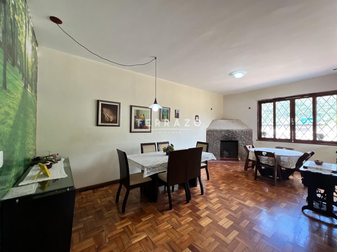 Casa à venda no Jardim Cascata: 