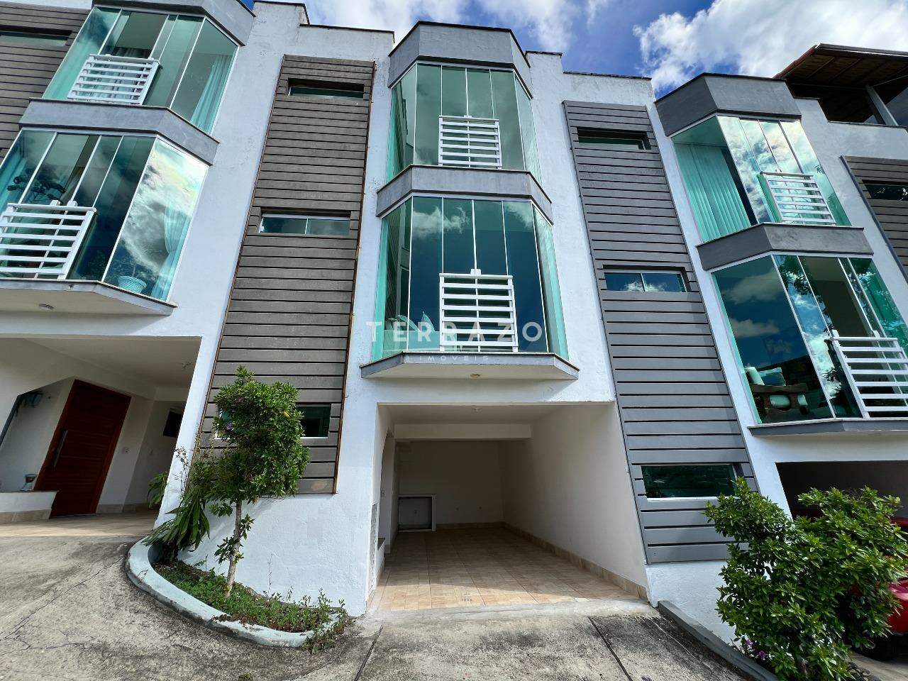 Casa em Condomínio à venda no Fazendinha: 