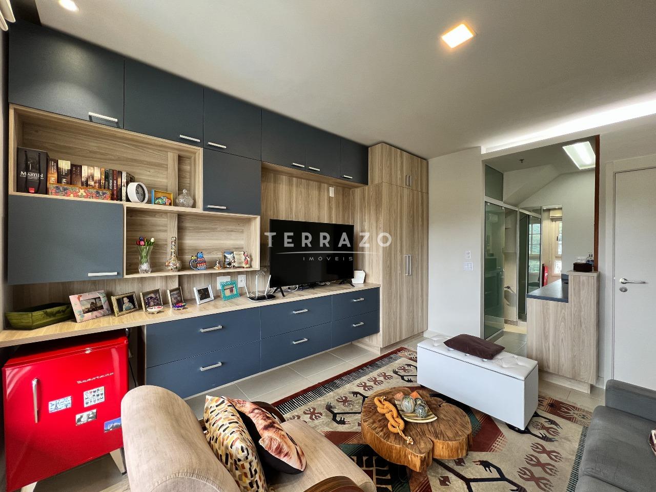 Cobertura à venda no Itaipava: 