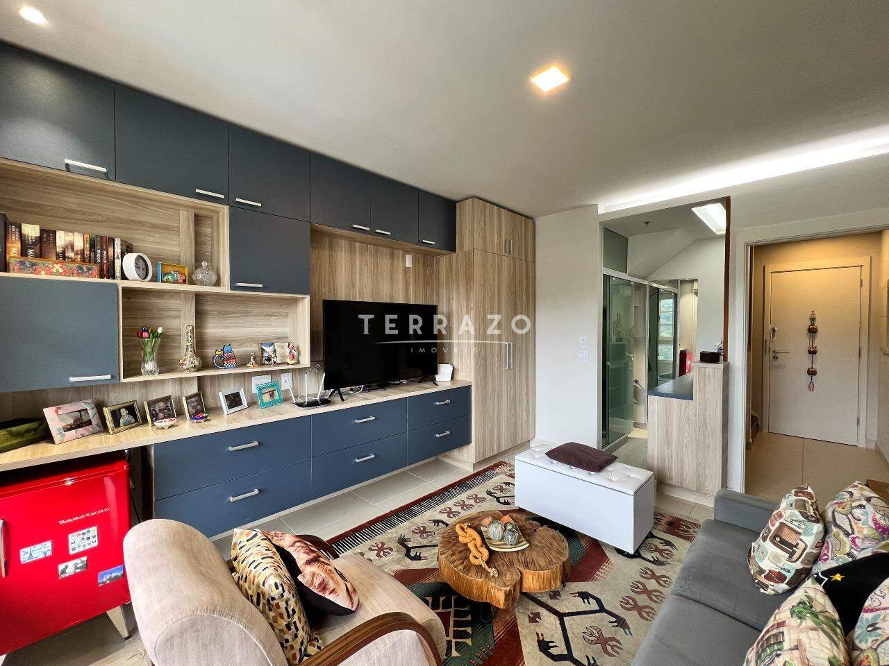 Cobertura à venda no Itaipava: 