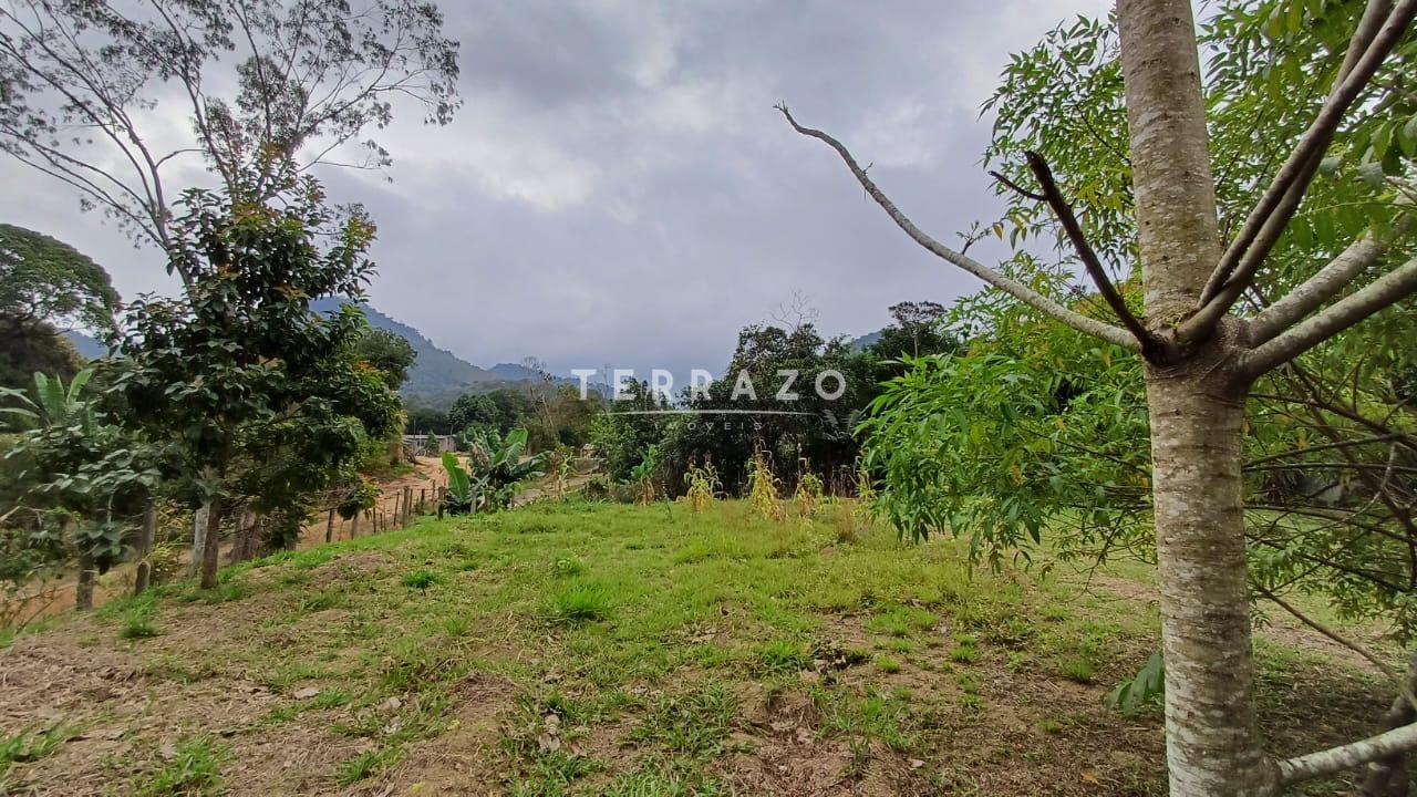 Terreno à venda no Cidade Jardim Guapimirim: 