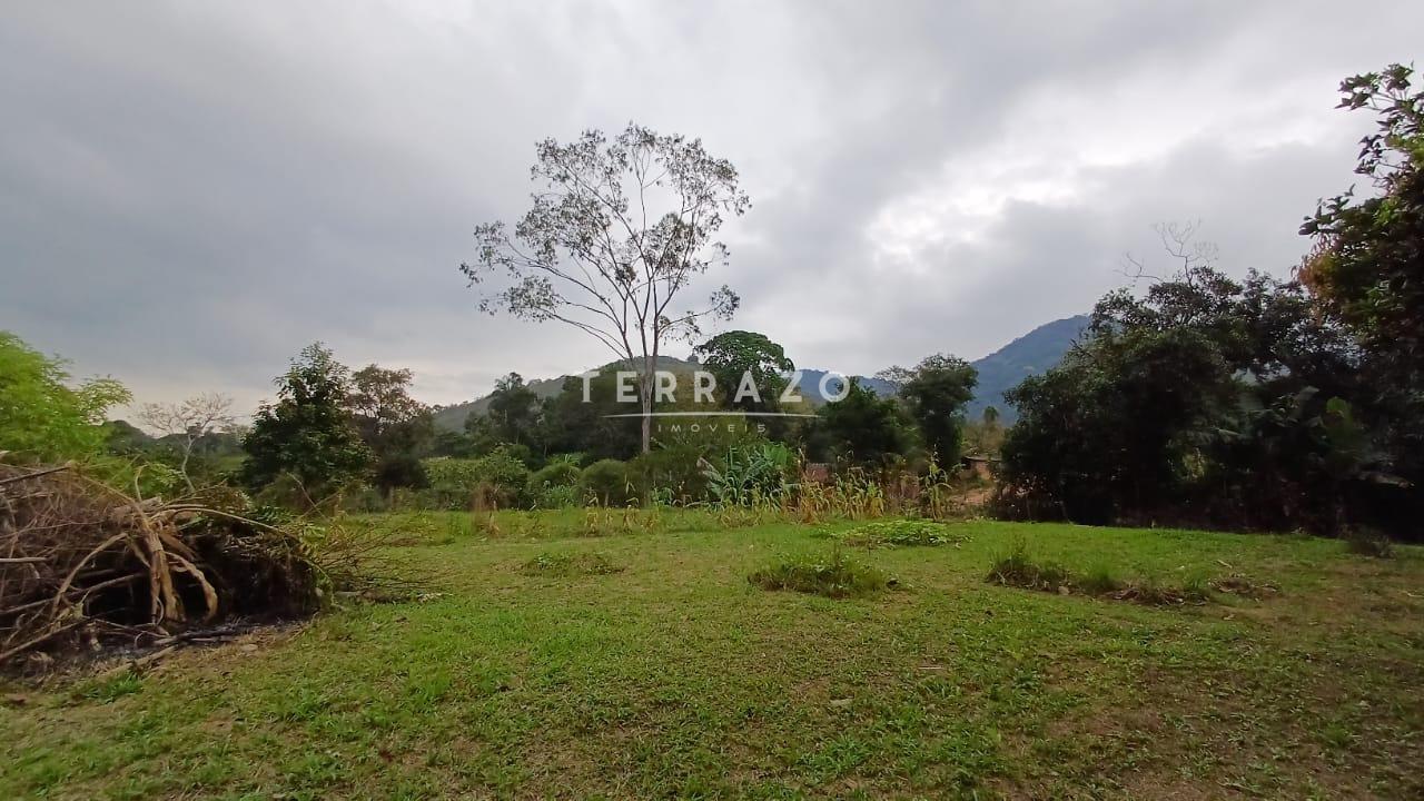 Terreno à venda no Cidade Jardim Guapimirim: 