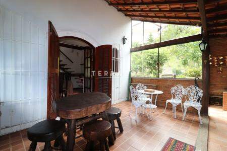 Casa à venda no Comary: 