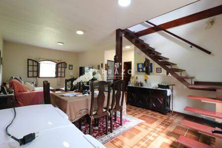 Casa à venda no Comary: 
