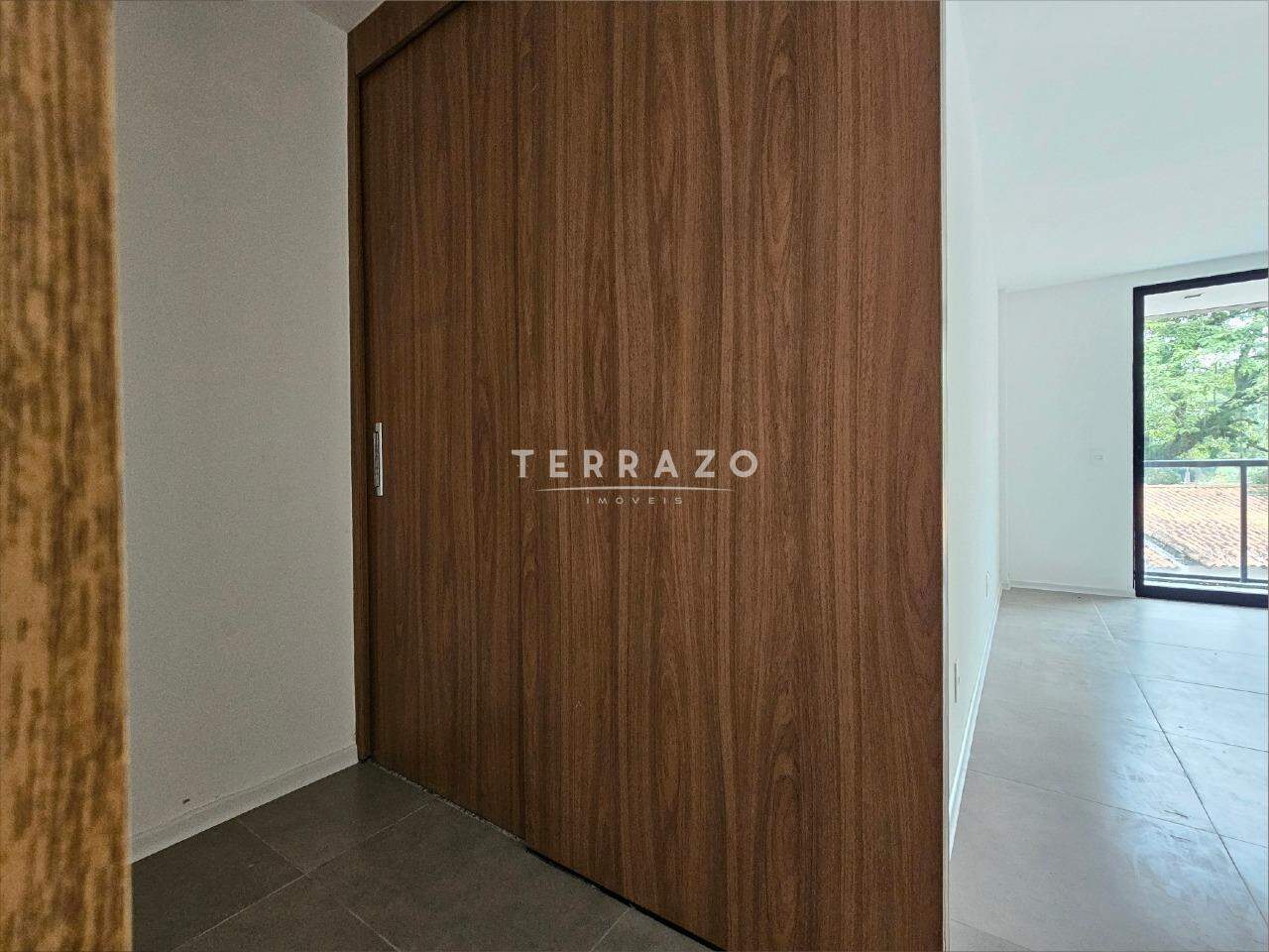 Apartamento para aluguel no Agriões: 