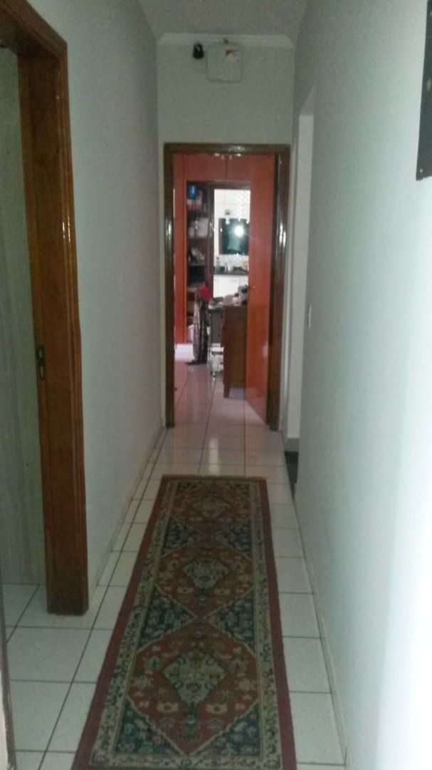 Casa com 3 quartos à venda, 240m² — foto 10 de 19
