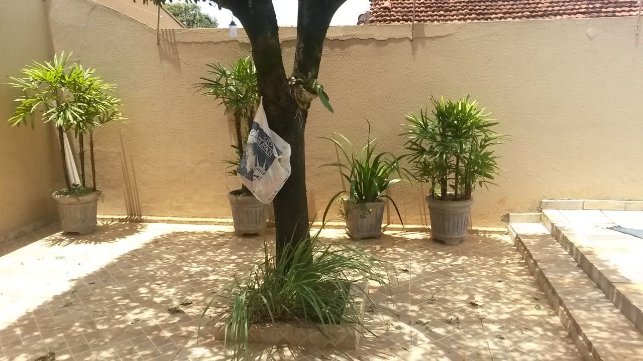 Casa com 3 quartos à venda, 240m² — foto 16 de 19