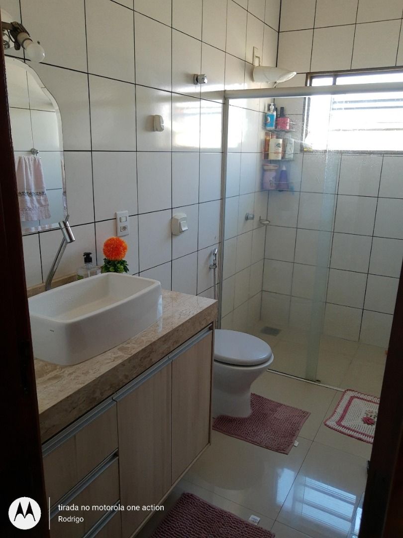 Casa com 3 quartos à venda, 240m² — foto 13 de 19