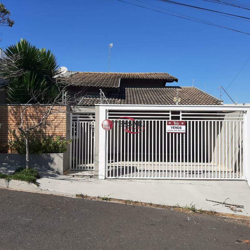 Casa com 3 quartos à venda, 170m² — foto 1 de 18