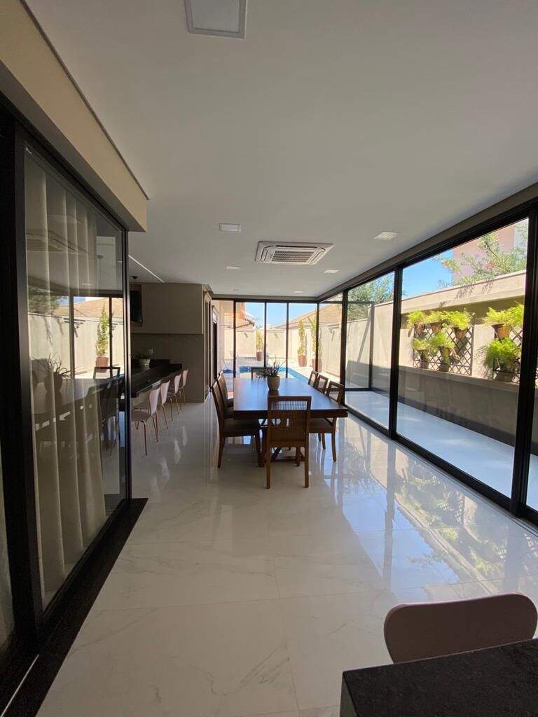 Casa de Condomínio com 4 quartos à venda, 302m² — foto 14 de 25