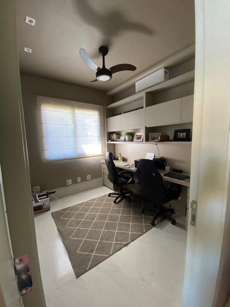 Casa de Condomínio com 4 quartos à venda, 302m² — foto 10 de 25