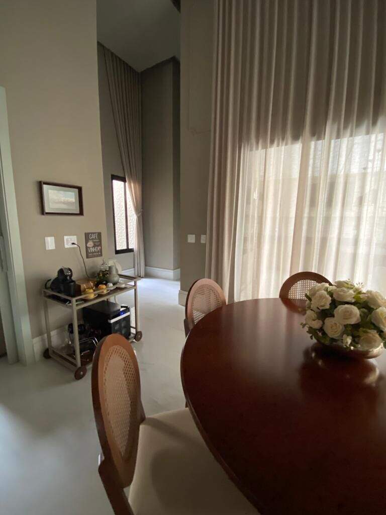 Casa de Condomínio com 4 quartos à venda, 302m² — foto 9 de 25