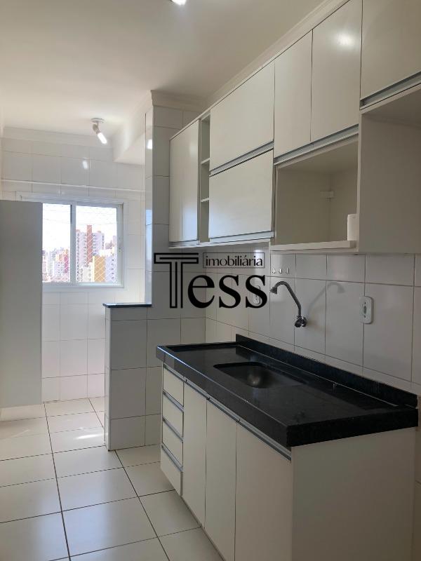 Apartamento com 2 quartos à venda, 70m² — foto 3 de 12