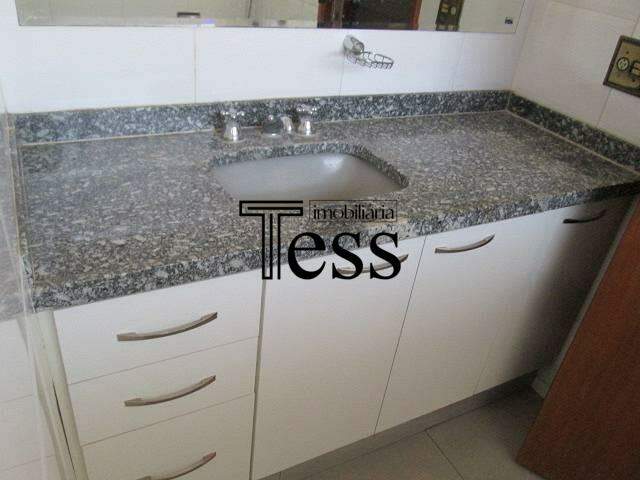 Casa com 4 quartos para aluguel, 300m² — foto 23 de 29