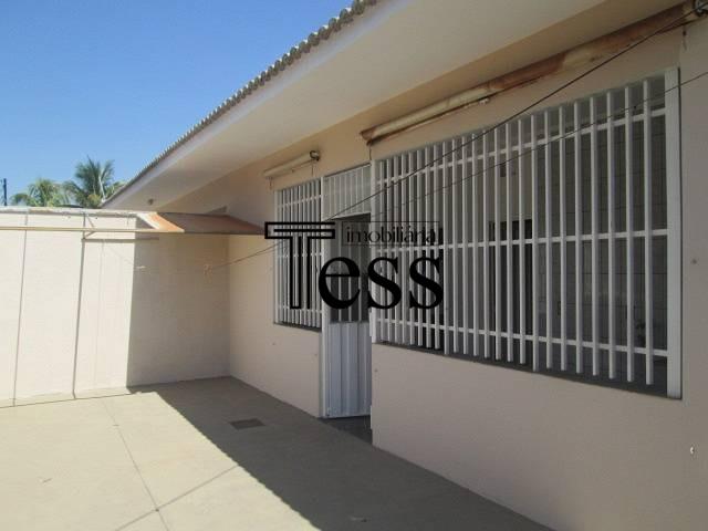 Casa com 4 quartos para aluguel, 300m² — foto 28 de 29