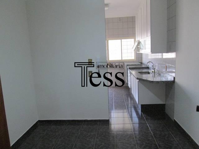 Casa com 4 quartos para aluguel, 300m² — foto 7 de 29