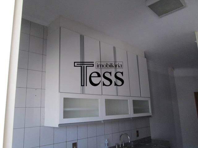 Casa com 4 quartos para aluguel, 300m² — foto 9 de 29