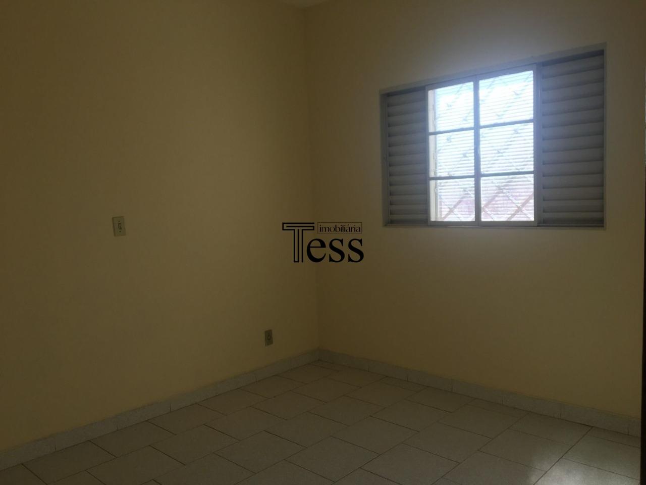 Casa com 4 quartos para aluguel, 220m² — foto 15 de 28
