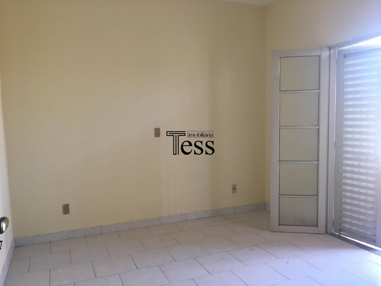 Casa com 4 quartos para aluguel, 220m² — foto 13 de 28