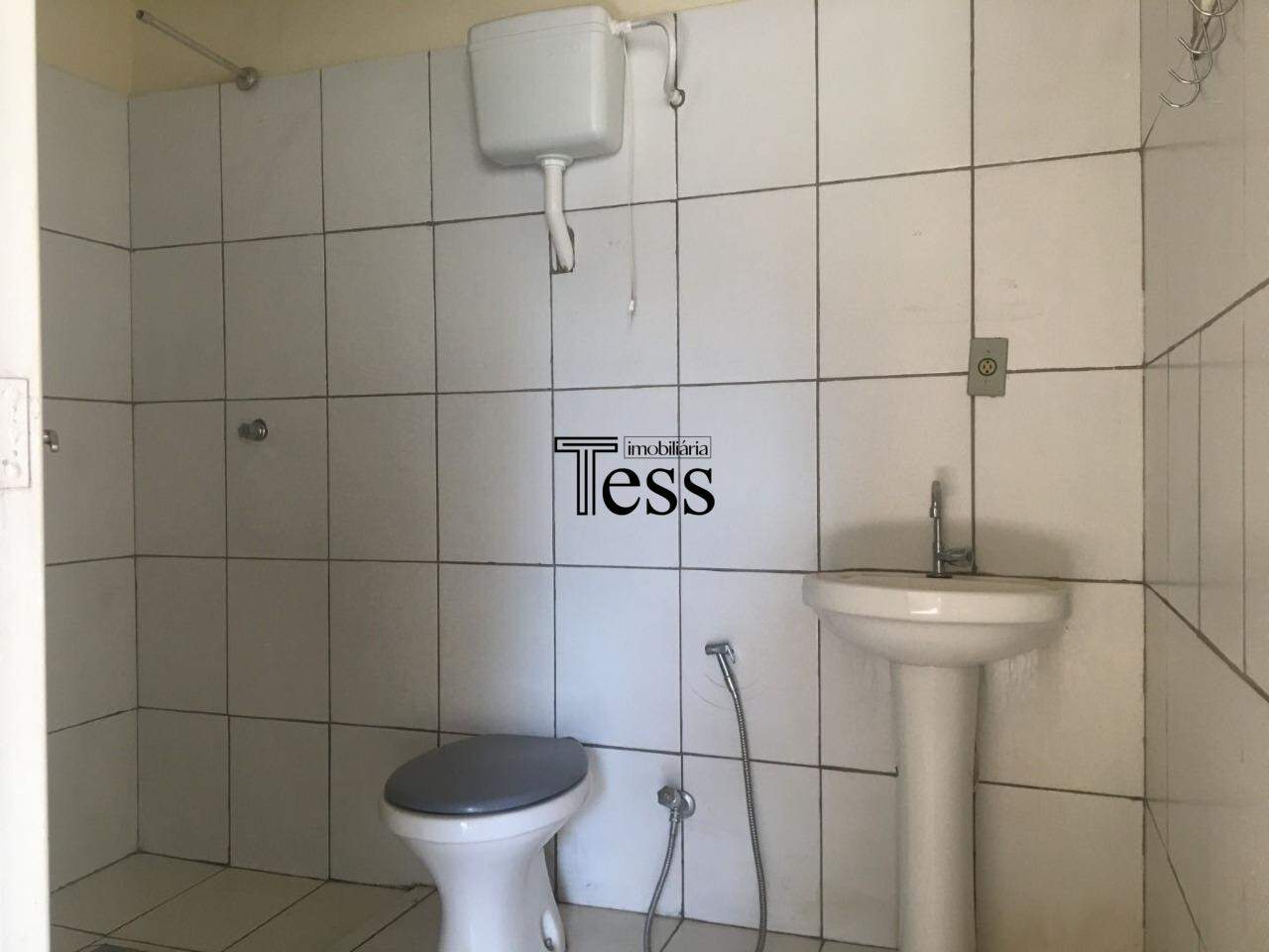 Casa com 4 quartos para aluguel, 220m² — foto 18 de 28