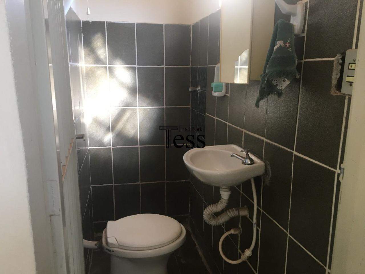 Casa com 4 quartos para aluguel, 220m² — foto 4 de 28