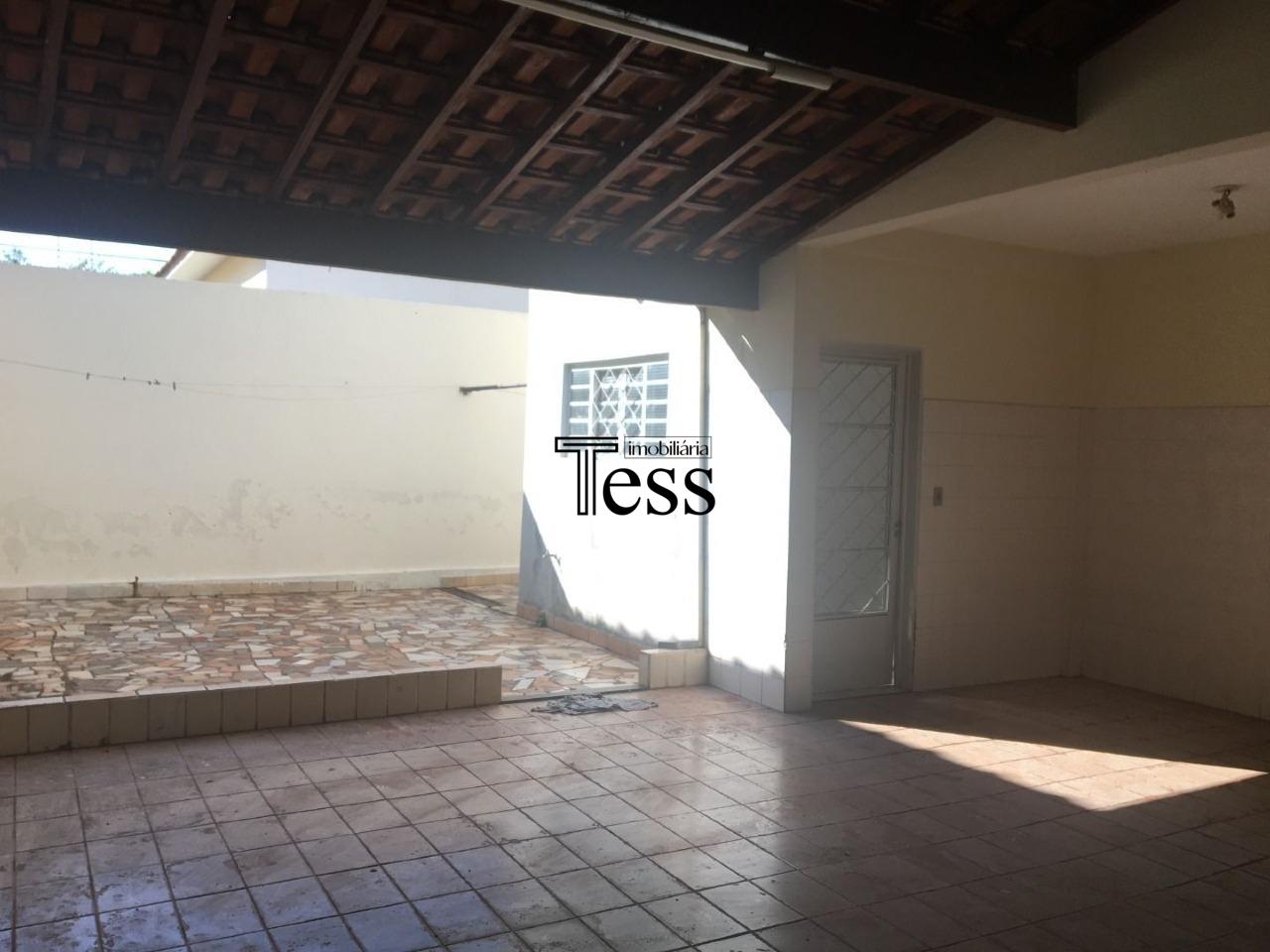 Casa com 4 quartos para aluguel, 220m² — foto 7 de 28