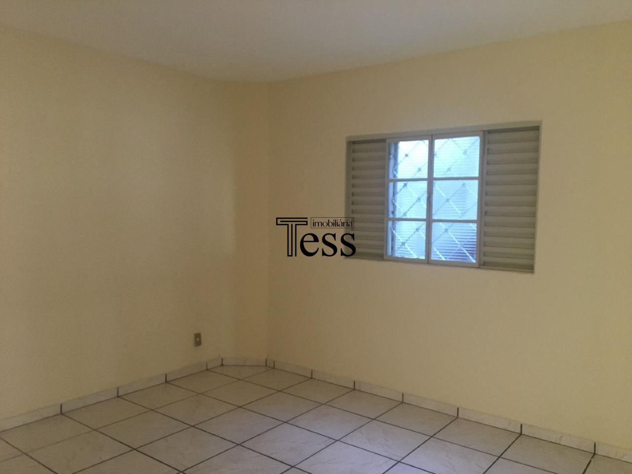 Casa com 4 quartos para aluguel, 220m² — foto 9 de 28