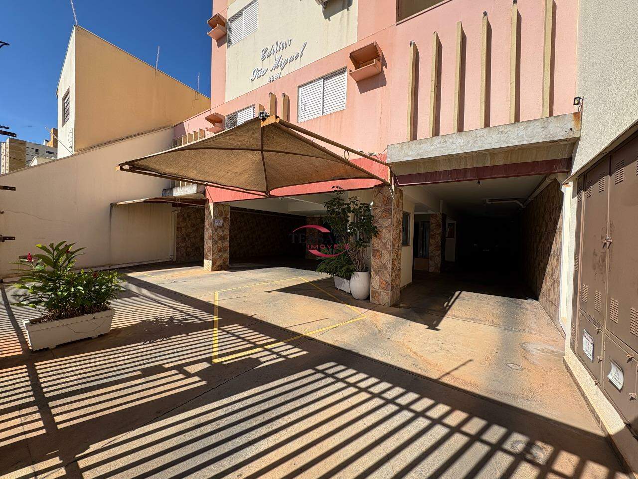Apartamento com 2 quartos para aluguel, 74m² — foto 2 de 29
