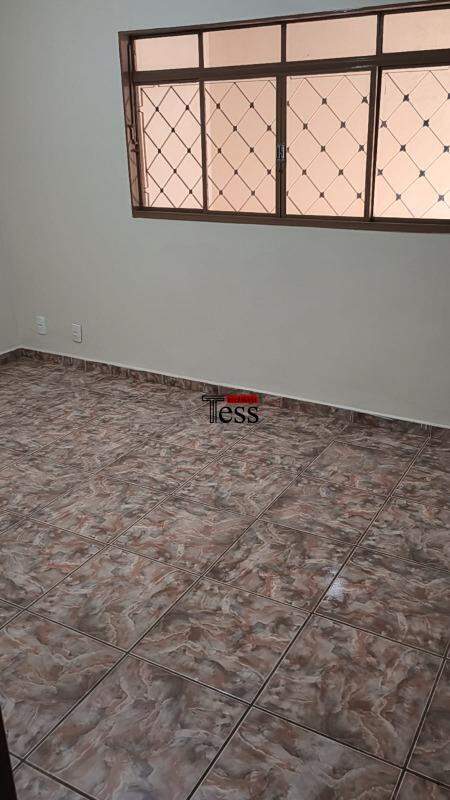 Casa com 3 quartos para aluguel, 200m² — foto 4 de 20