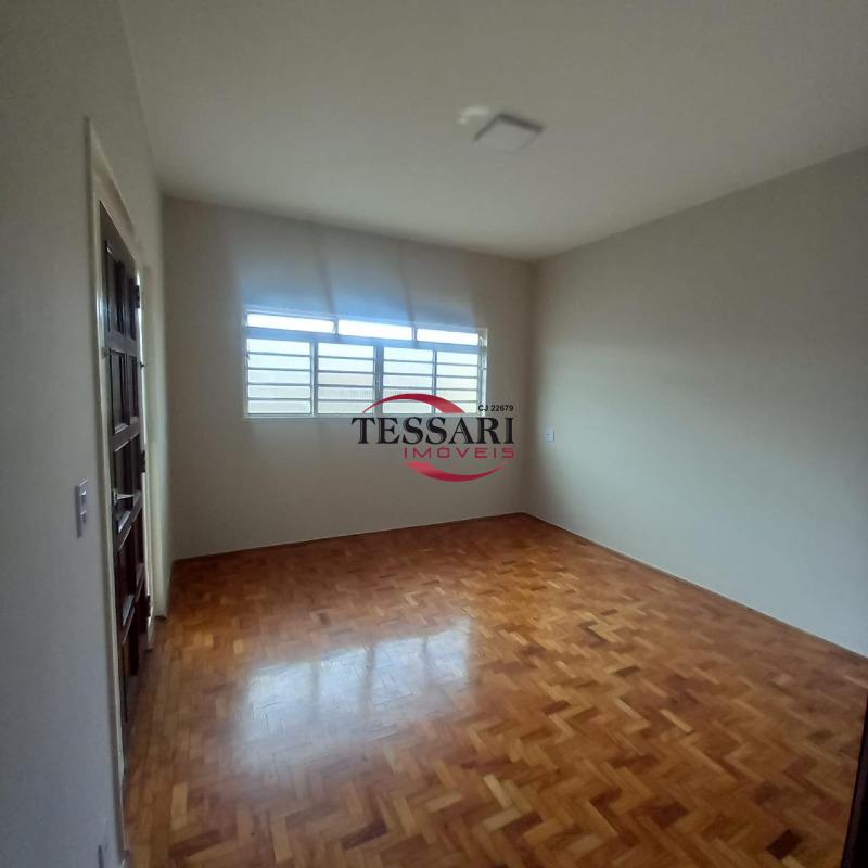 Casa com 4 quartos para aluguel, 120m² — foto 3 de 19