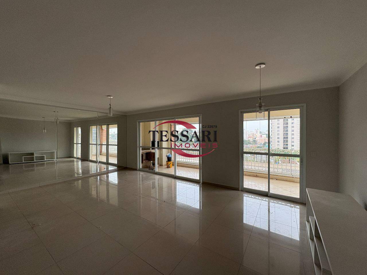 Apartamento com 3 quartos para aluguel, 136m² — foto 3 de 21