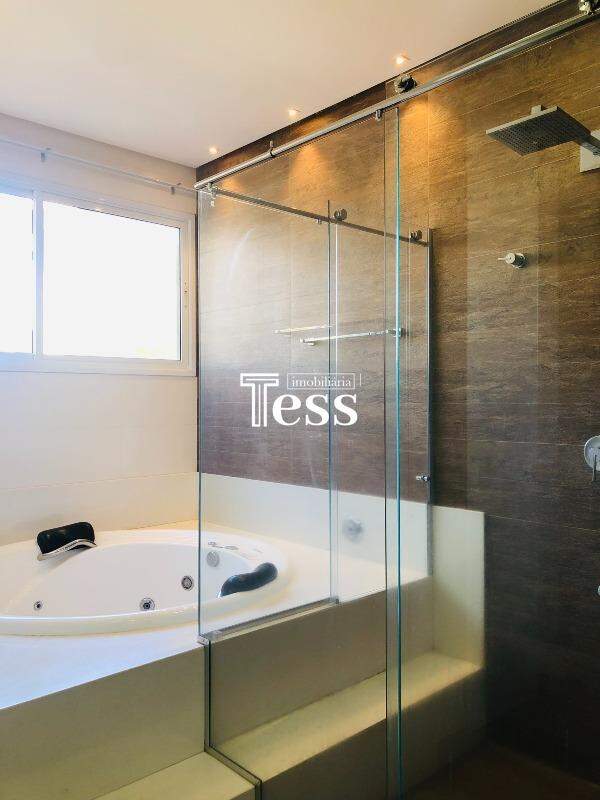 Casa de Condomínio com 4 quartos para aluguel, 362m² — foto 18 de 30
