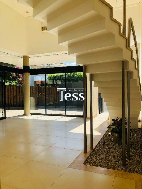 Casa de Condomínio com 4 quartos para aluguel, 362m² — foto 4 de 30