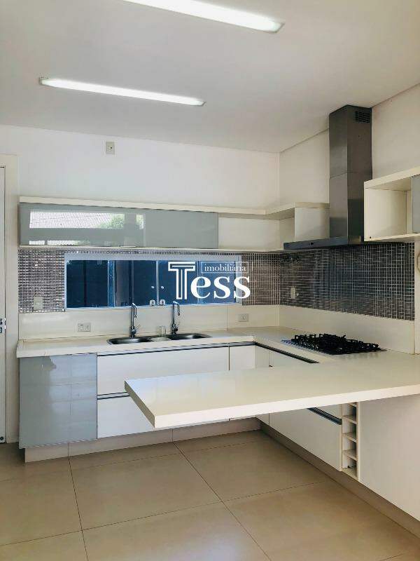 Casa de Condomínio com 4 quartos para aluguel, 362m² — foto 12 de 30