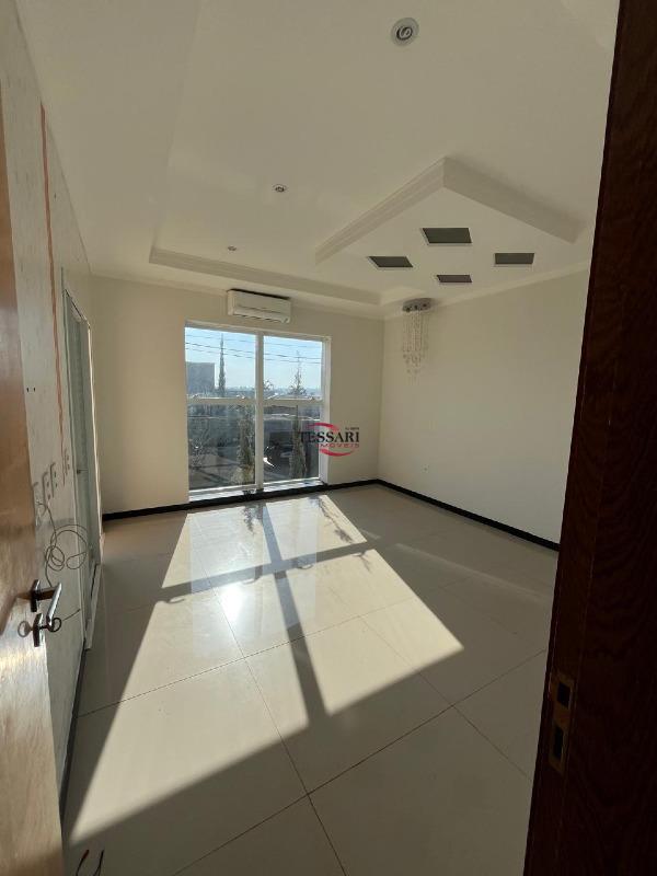 Casa de Condomínio com 3 quartos para aluguel, 220m² — foto 9 de 30