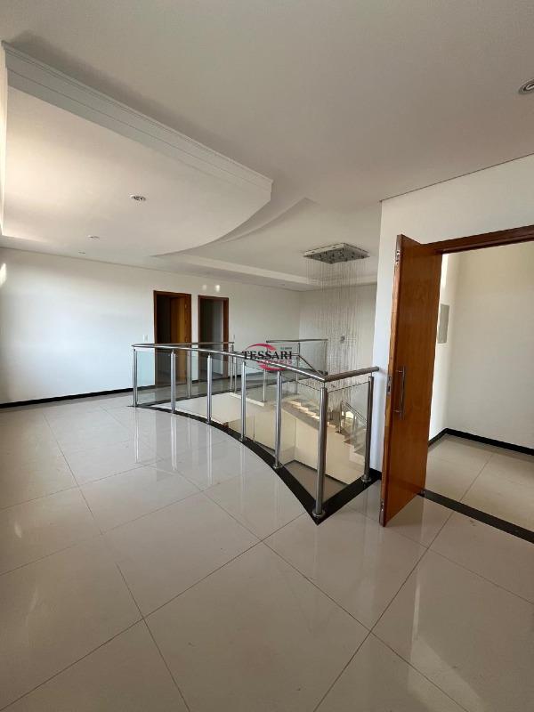 Casa de Condomínio com 3 quartos para aluguel, 220m² — foto 5 de 30