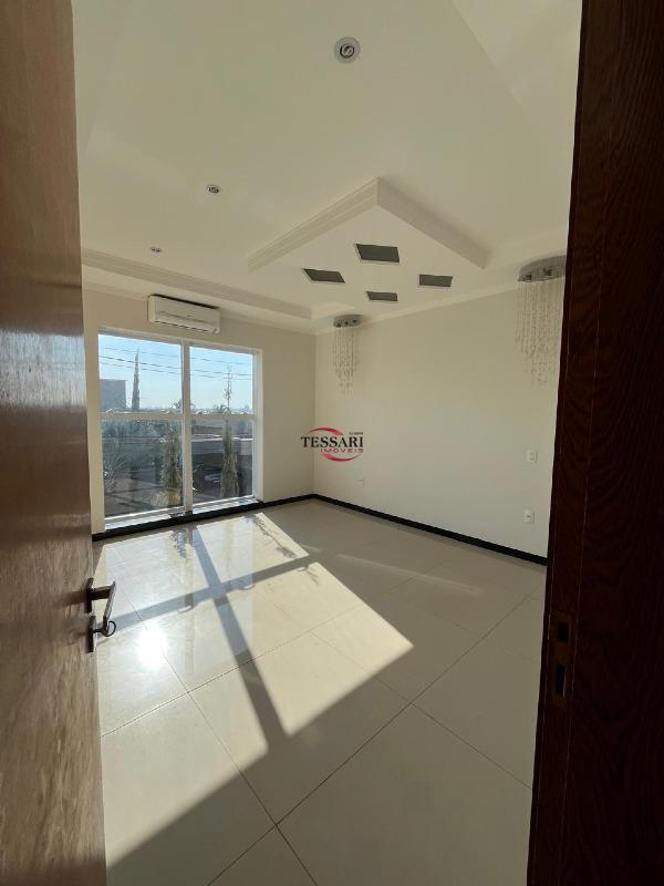 Casa de Condomínio com 3 quartos para aluguel, 220m² — foto 19 de 30